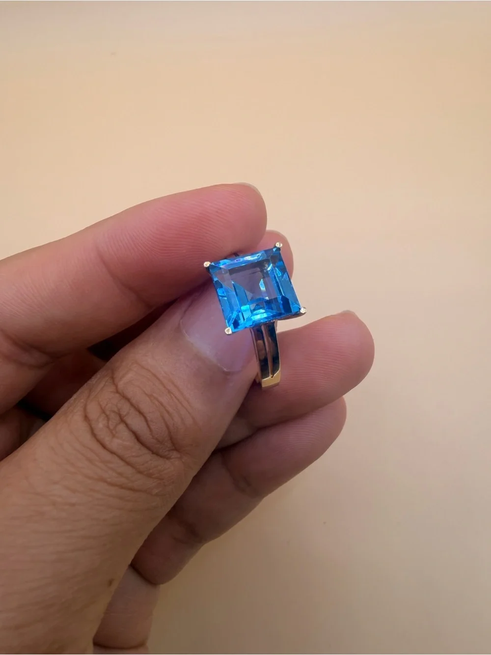 10k Yellow Gold Blue Topaz Ring Size 8